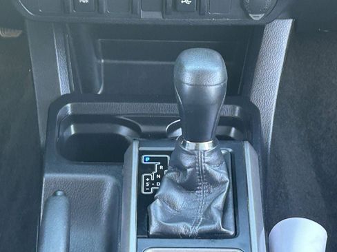 Used 2020 Toyota Tacoma SR5 RWD image 20