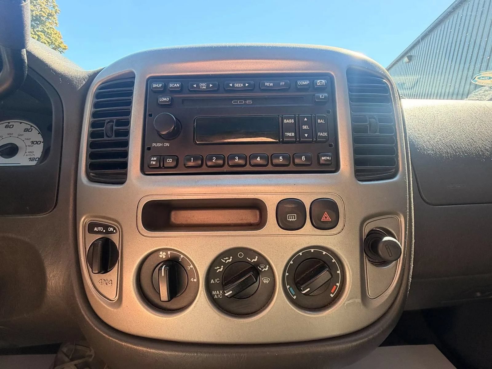 Used 2004 Ford Escape XLT AWD/4WD image 13