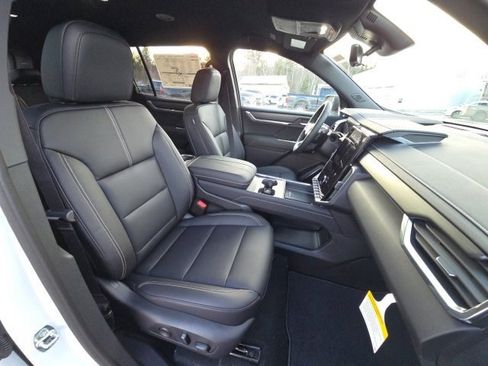 New 2026 GMC Acadia Elevation image 28