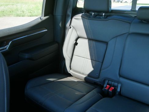 Used 2024 Chevrolet Silverado 1500 High Country w/ High Country Premium Package AWD/4WD image 12