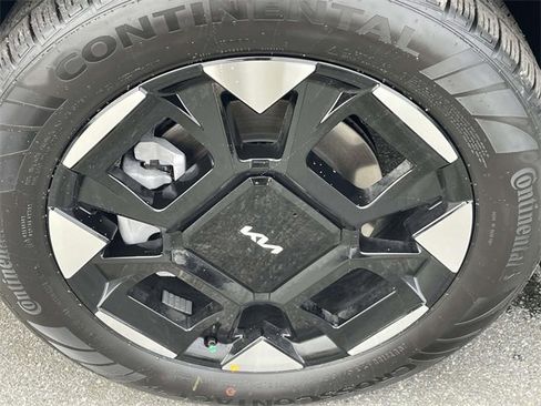 New 2026 Kia Carnival EX image 9