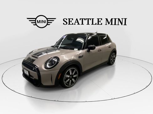Used 2022 MINI Cooper S w/ Premium Package FWD image 5