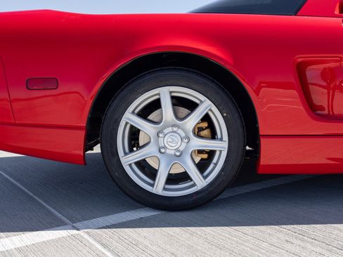 Used 2005 Acura NSX T image 19