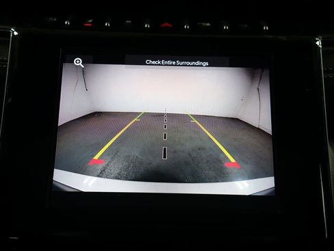 Used 2025 Jeep Grand Cherokee L Laredo RWD image 19