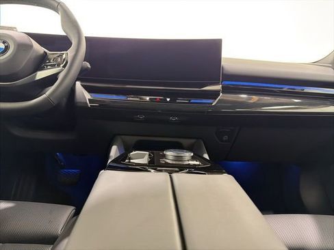 Used 2026 BMW 530i xDrive image 35