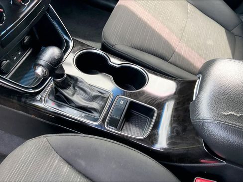 Used 2014 Kia Sorento LX image 16