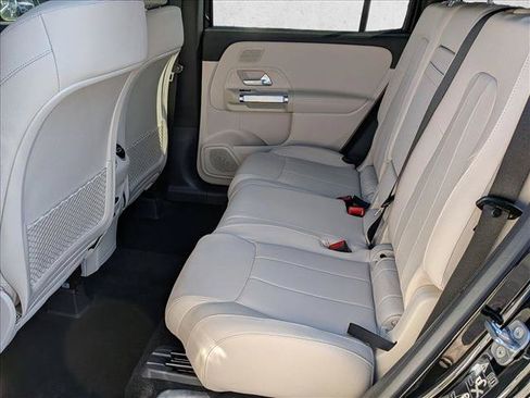 Used 2026 Mercedes-Benz GLB 250 4MATIC image 16