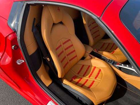 Used 2018 Ferrari 488 Spider image 33