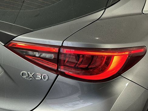 Used 2018 INFINITI QX30 image 30
