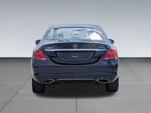 Used 2017 Mercedes-Benz C 300 4MATIC Sedan image 4
