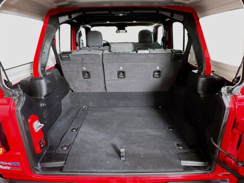 Used 2024 Jeep Wrangler Unlimited Sahara image 27