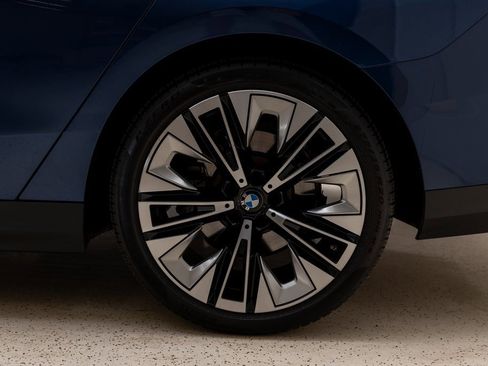 Used 2024 BMW 530i xDrive w/ Premium Package image 49