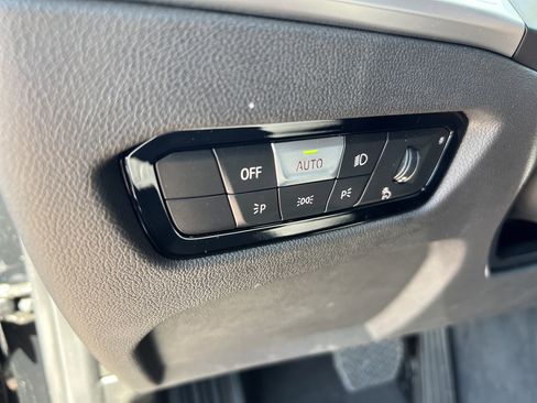 Used 2025 BMW 330i Sedan image 37