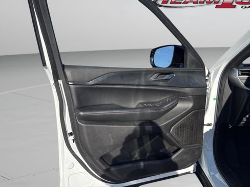 Used 2024 Jeep Grand Cherokee L Laredo image 23