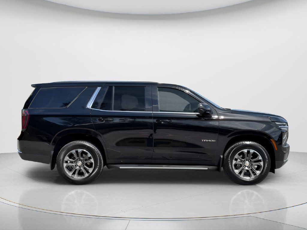 Used 2025 Chevrolet Tahoe LS AWD/4WD image 4