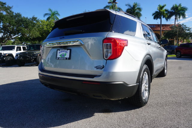 Certified 2024 Ford Explorer XLT RWD image 7