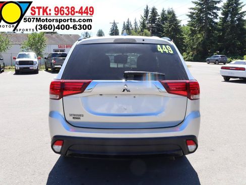 Used 2018 Mitsubishi Outlander LE AWD/4WD image 8