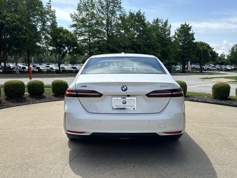 Certified 2026 BMW 530i xDrive AWD/4WD image 4