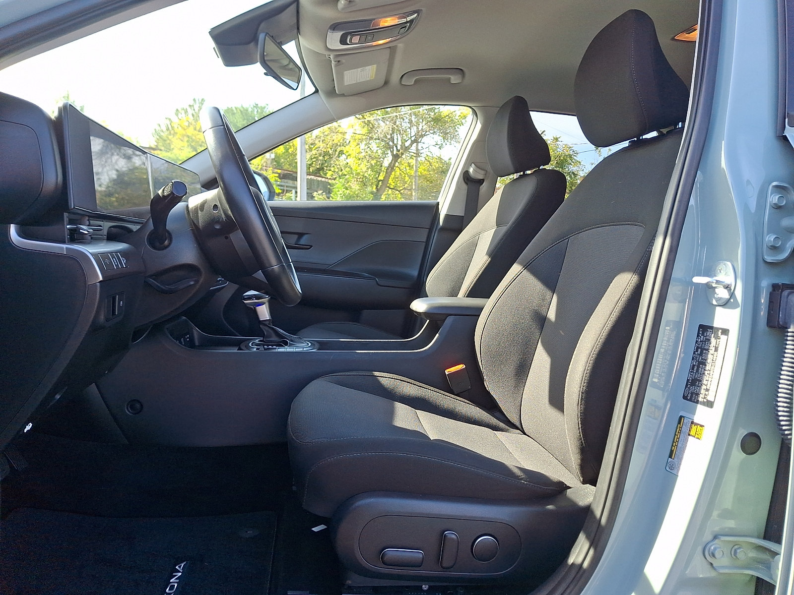 Certified 2025 Hyundai Kona SEL FWD image 14