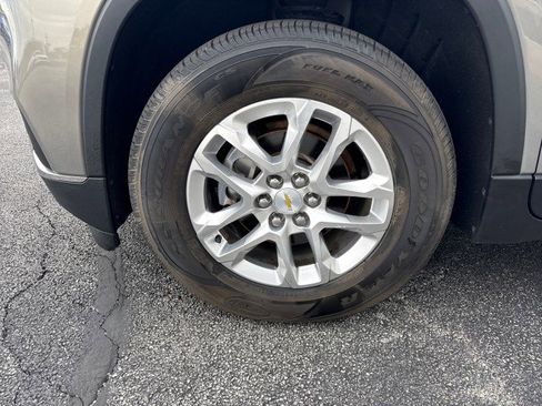 Used 2018 Chevrolet Traverse LT FWD image 12