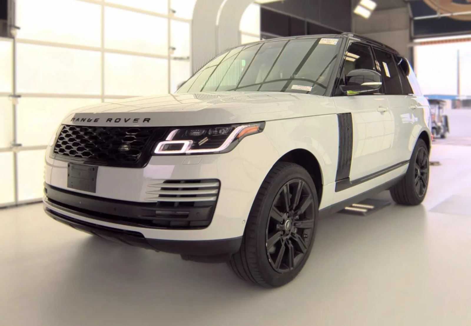 Used 2019 Land Rover Range Rover HSE AWD/4WD image 1