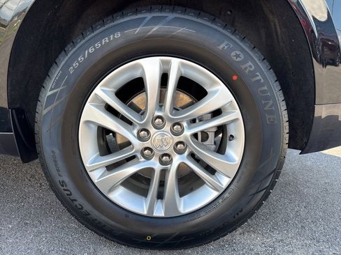 Used 2021 Buick Enclave Essence image 14