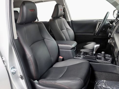 Used 2021 Toyota 4Runner TRD Off-Road Premium w/ Moonroof Package AWD/4WD image 28