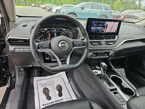 Used 2024 Nissan Altima 2.5 SL FWD image 18