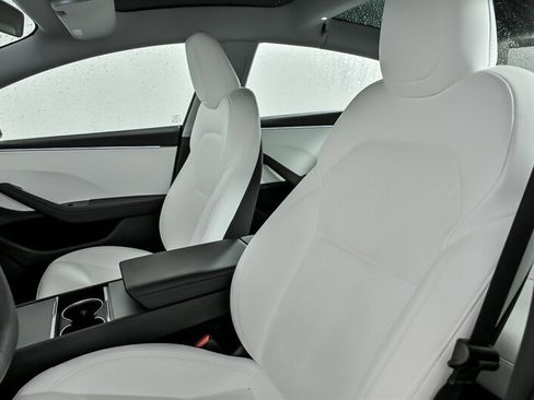 Used 2025 Tesla Model 3 Long Range AWD/4WD image 18