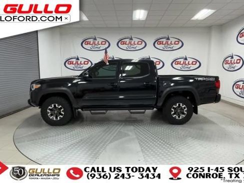 Used 2018 Toyota Tacoma TRD Off-Road w/ Technology Package AWD/4WD image 5