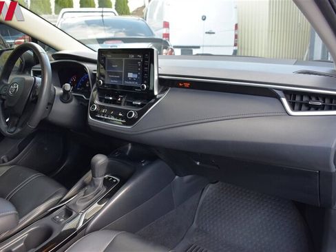 Used 2022 Toyota Corolla LE w/ Premium Interior Package FWD image 12