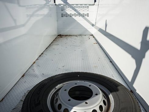 Used 2023 Mercedes-Benz Sprinter 3500 image 9