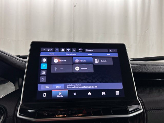 Used 2025 Jeep Compass Latitude AWD/4WD image 12