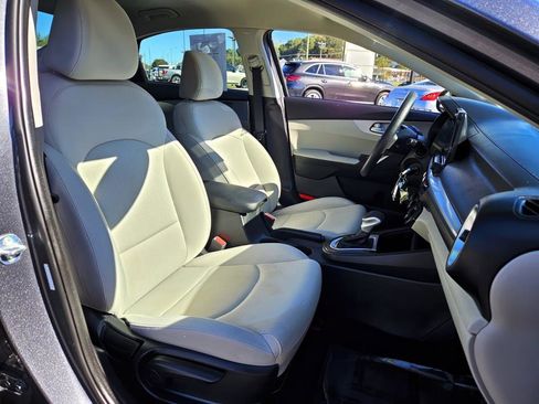 Used 2023 Kia Forte LXS w/ LXS Technology Package image 15