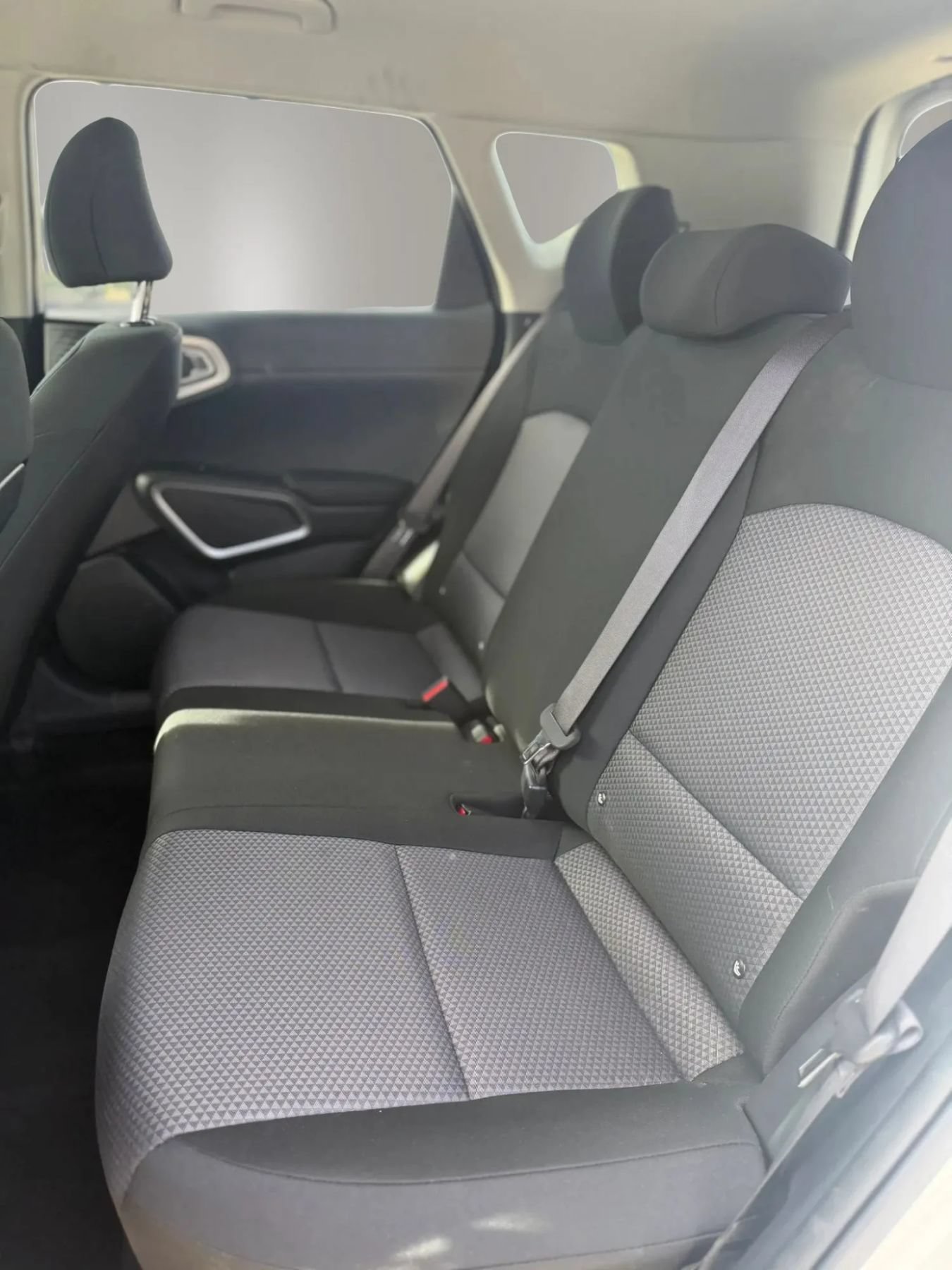 Used 2025 Kia Soul LX w/ LX Technology Package FWD image 11