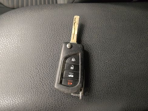 Used 2023 Toyota Camry SE FWD image 32