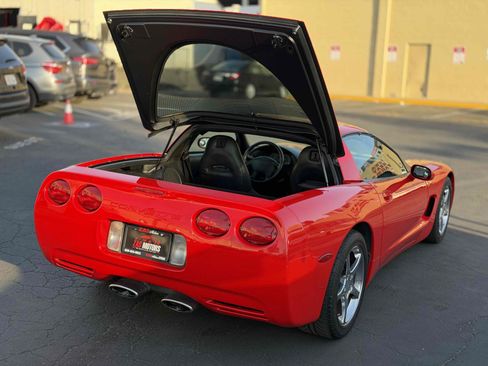 Used 2000 Chevrolet Corvette Coupe w/ Memory Pkg RWD image 12