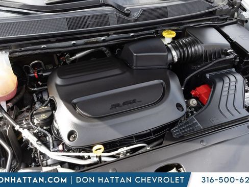 Used 2023 Chrysler Pacifica Limited FWD image 34
