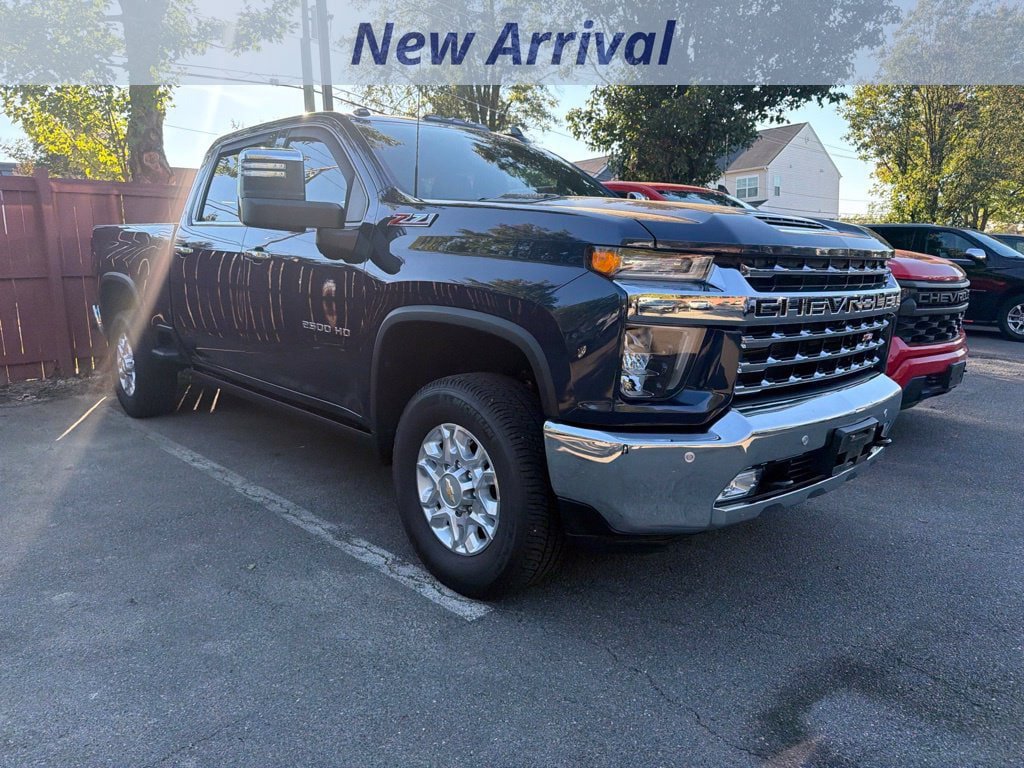 Used 2022 Chevrolet Silverado 2500 LTZ w/ LTZ Convenience Package AWD/4WD image 2