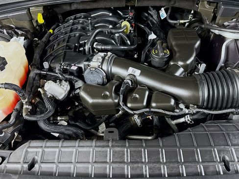 Used 2023 Jeep Grand Cherokee L Laredo image 13