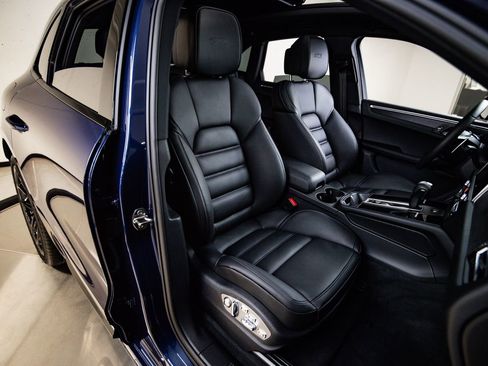 New 2026 Porsche Macan GTS image 28