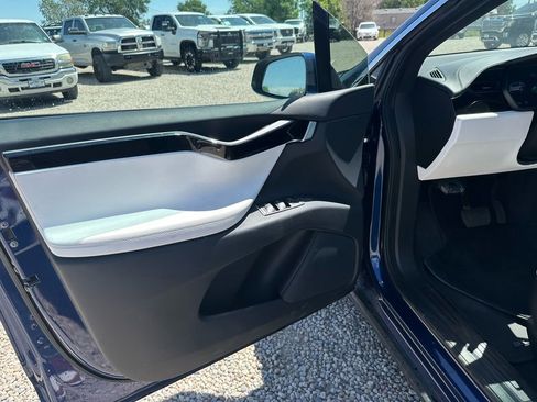 Used 2020 Tesla Model X Long Range AWD/4WD image 31