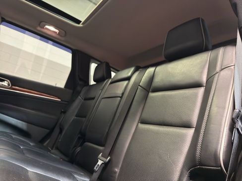 Used 2012 Jeep Grand Cherokee Overland image 31