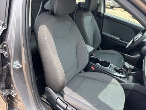 Used 2025 Kia K4 FWD image 35