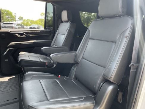 Used 2022 GMC Yukon XL Denali AWD/4WD image 20