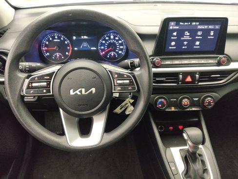 Used 2024 Kia Forte LXS w/ LXS Technology Package FWD image 22