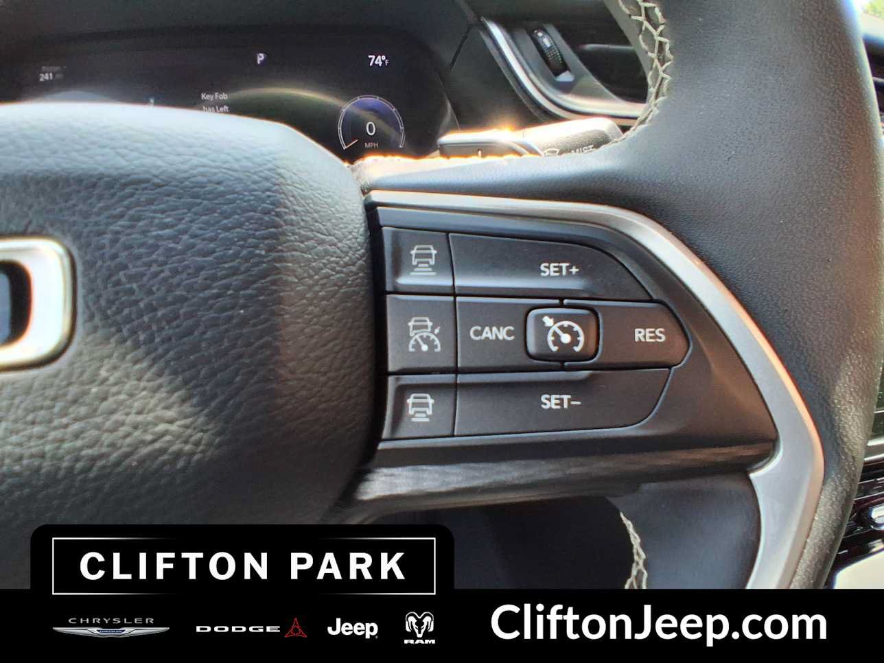 Used 2023 Jeep Grand Cherokee L Laredo AWD/4WD image 23