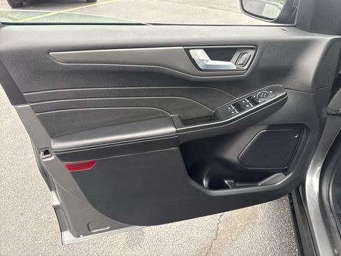 Used 2026 Ford Escape SE FWD image 24