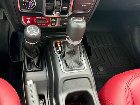 Used 2024 Jeep Wrangler Rubicon 392 image 16