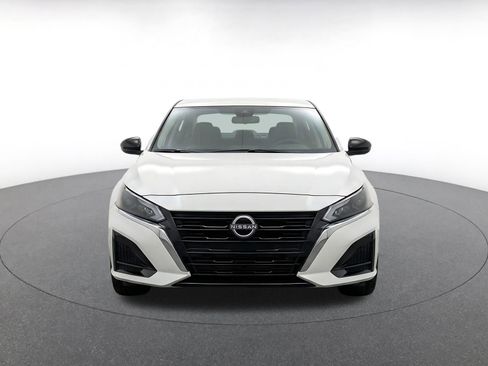 Used 2025 Nissan Altima 2.5 SV image 3